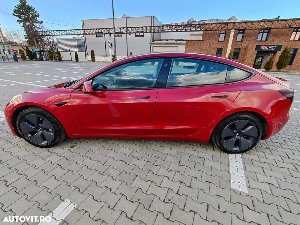 Tesla Model 3 - 5