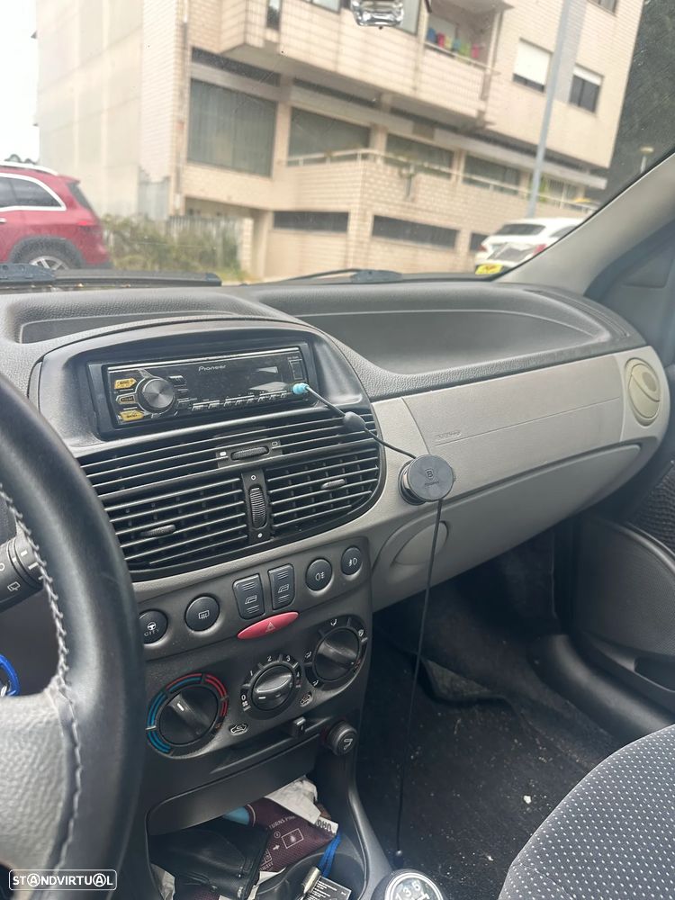 Fiat Punto 1.2 16V HLX - 11
