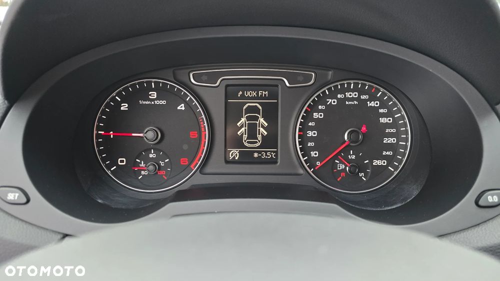Audi Q3 2.0 TDI Edycja Specjalna - 14