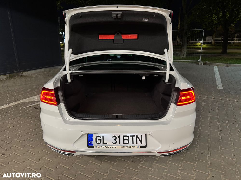 Volkswagen Passat - 30