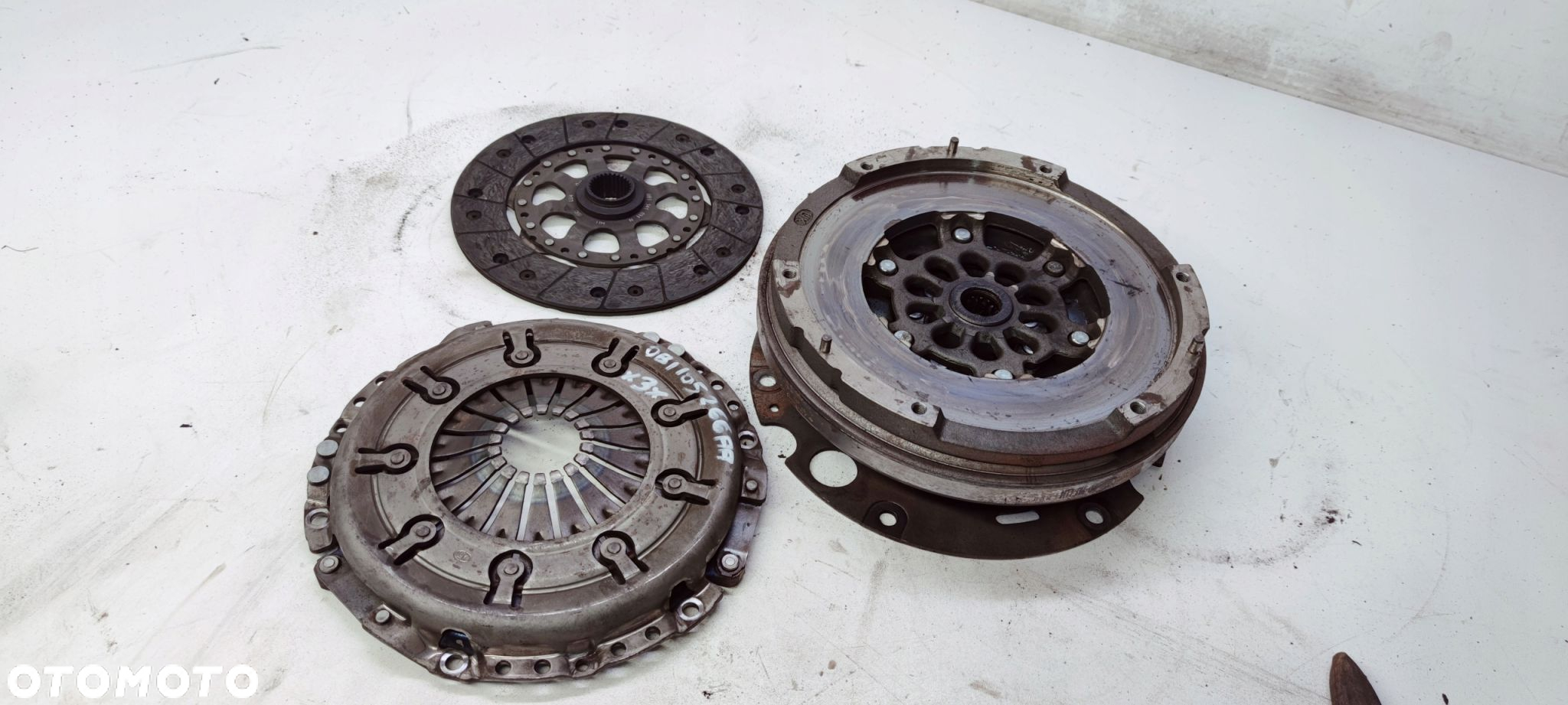 SPRZĘGŁO KOŁO DWUMAS AUDI A4 A5 1.8 0B1105266AA *3 - 2