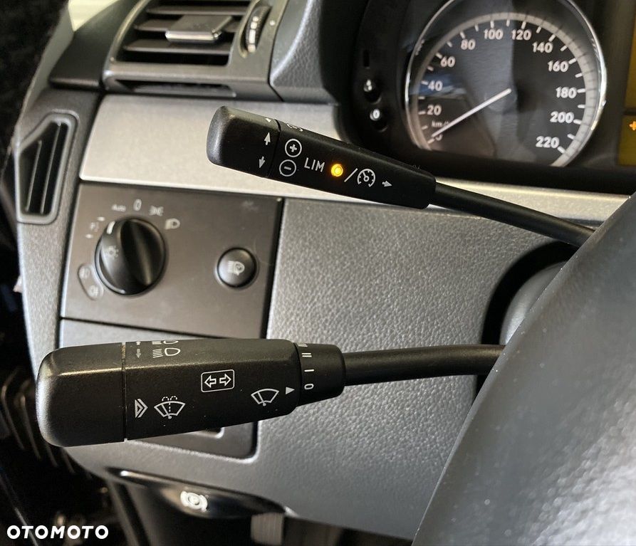 Mercedes-Benz Vito - 10