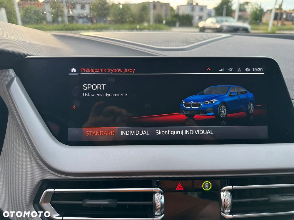 BMW Seria 2 218i Advantage - 14