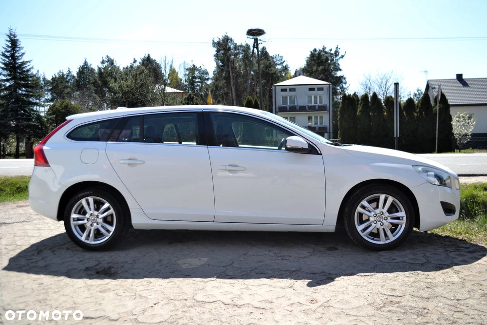 Volvo V60 DRIVe Momentum - 13