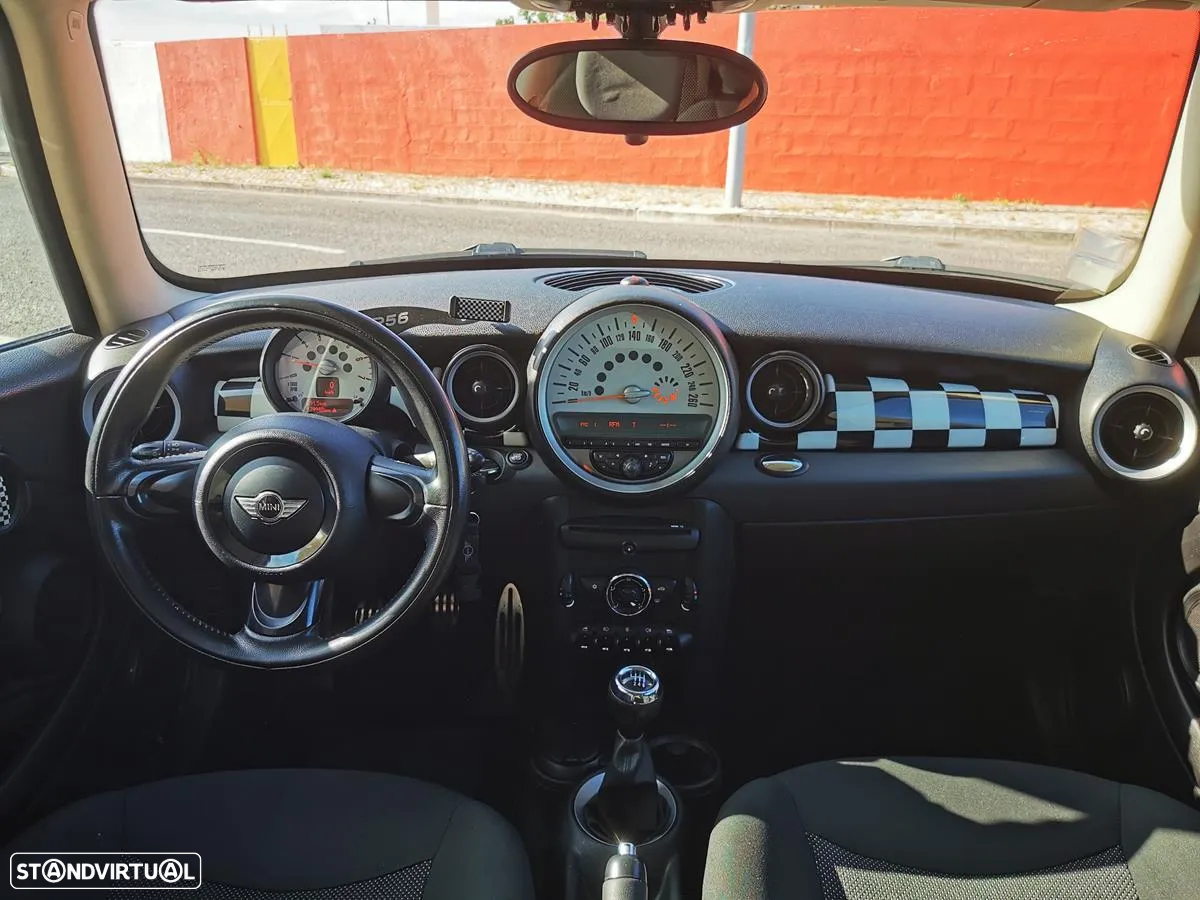 MINI 3 Portas Cooper D - 8