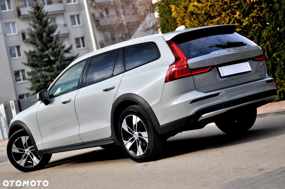 Volvo V60 Cross Country B4 D AWD Plus - 11