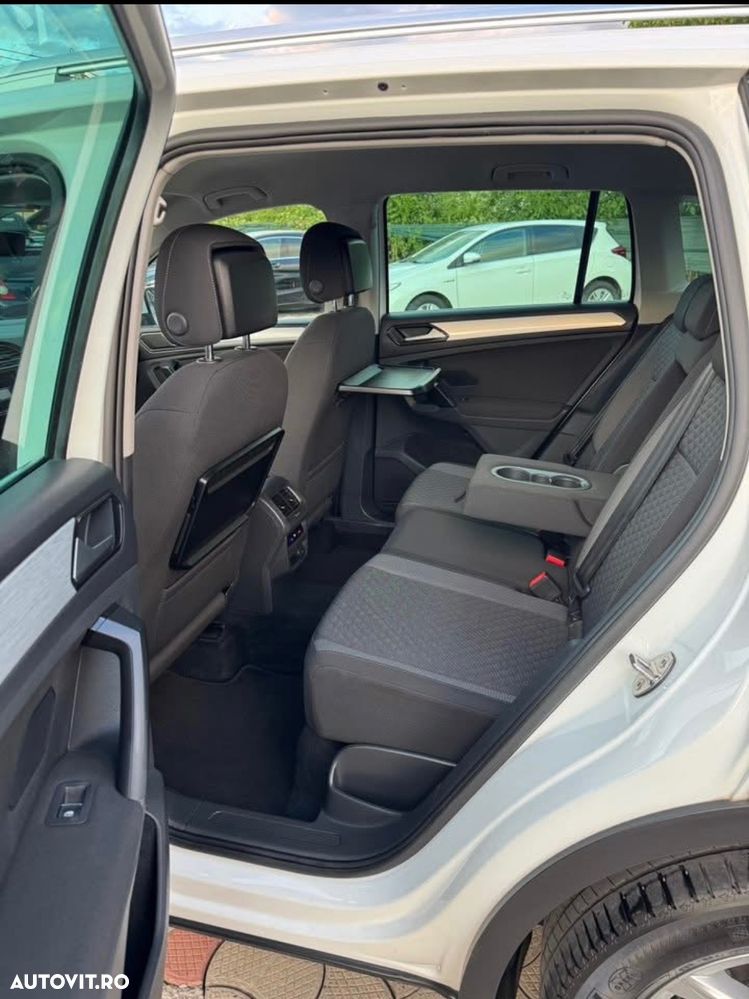 Volkswagen Tiguan - 11