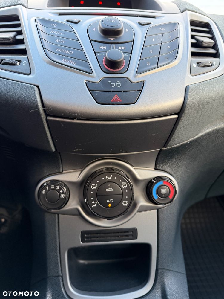 Ford Fiesta - 17