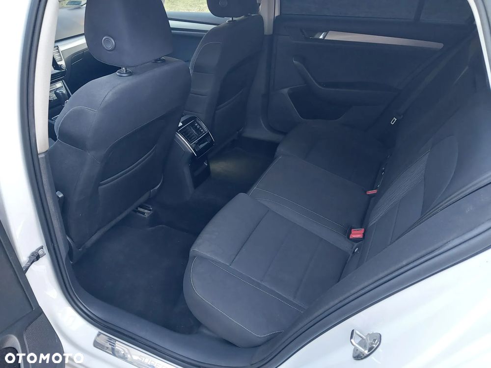 Skoda Superb 2.0 TDI Style DSG - 12