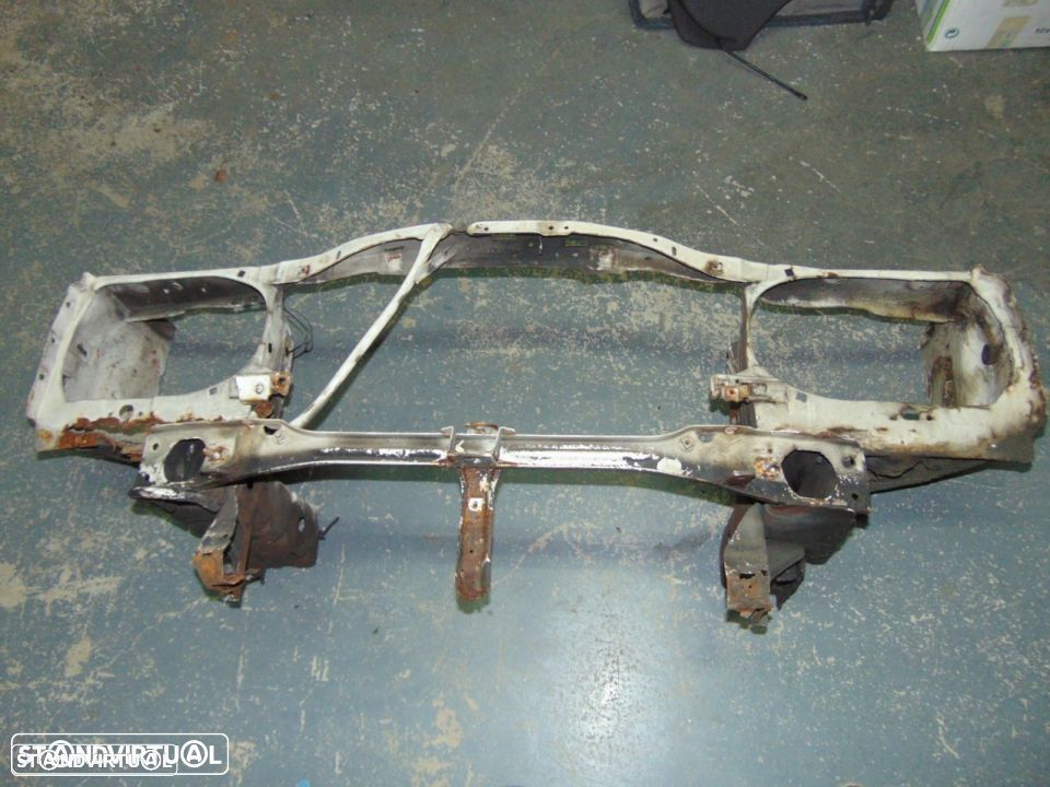 Mercedes W123 - frente de chapa com mascaras de faróis - 2