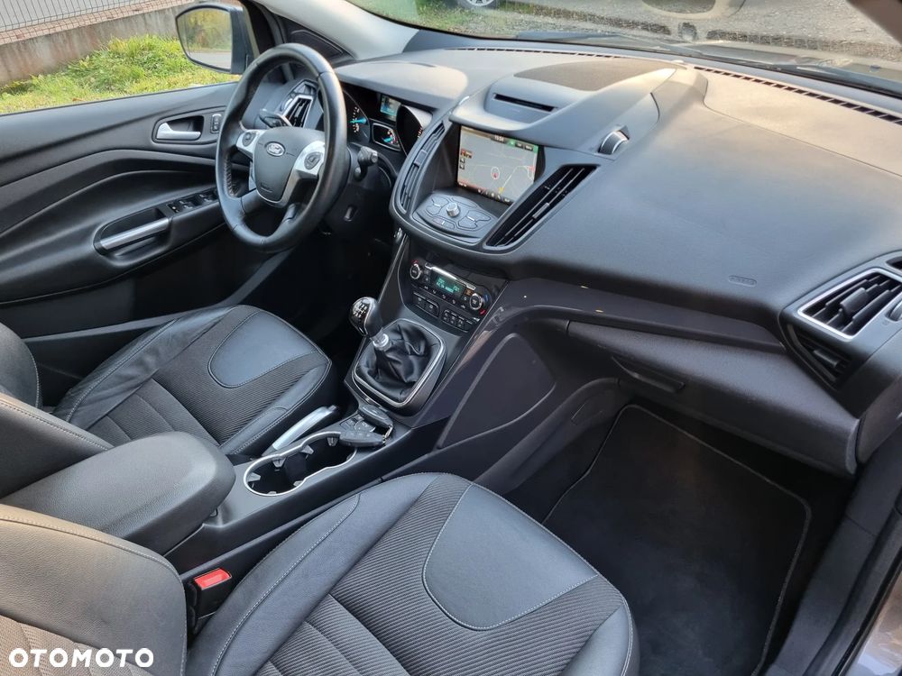 Ford Kuga 1.5 EcoBoost 2x4 Titanium - 25