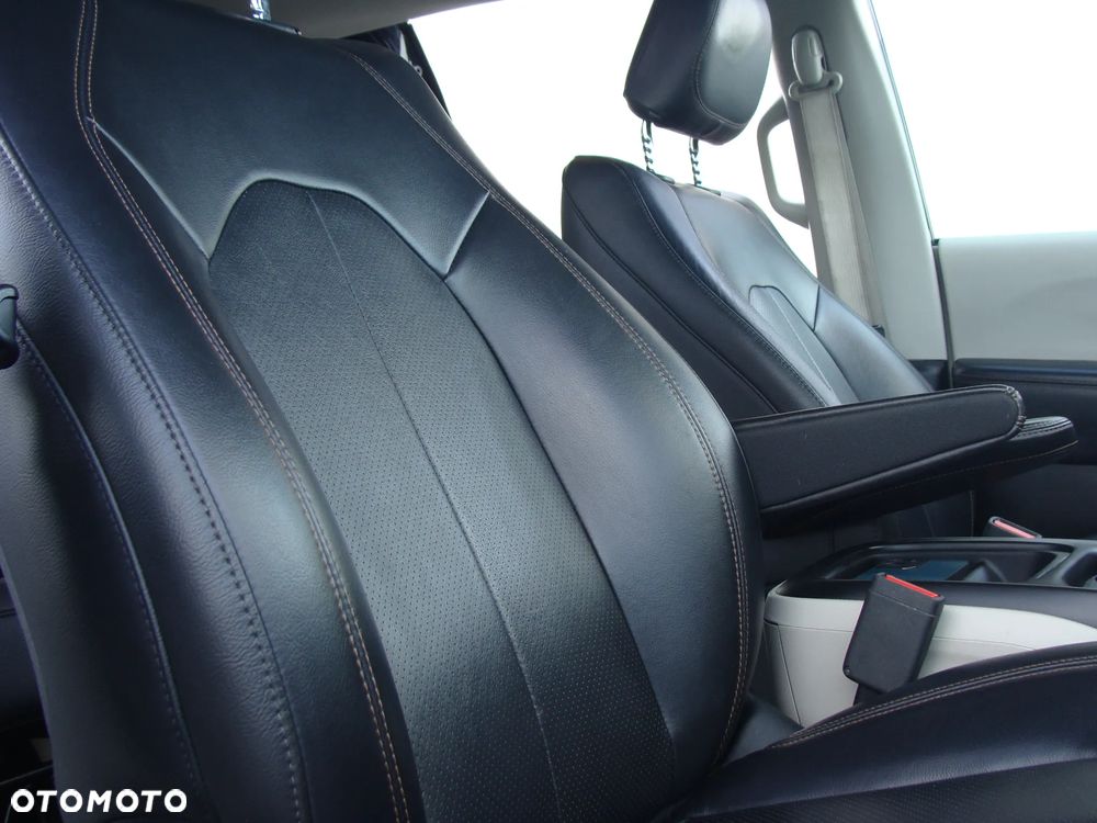 Chrysler Pacifica - 6