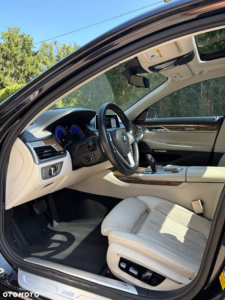 BMW Seria 7 740Li - 7