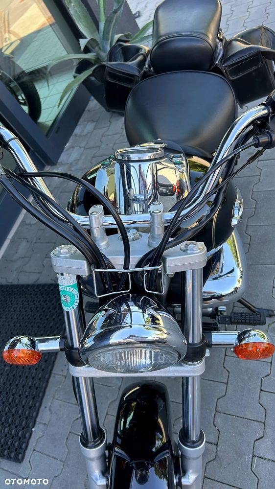 Suzuki Intruder - 15