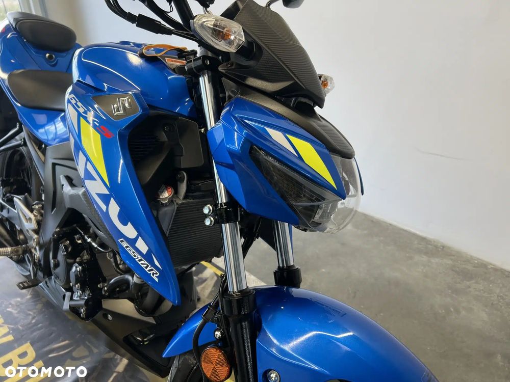 Suzuki GSX - 20