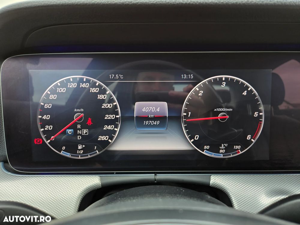 Mercedes-Benz E 220 d T 9G-TRONIC Avantgarde - 9