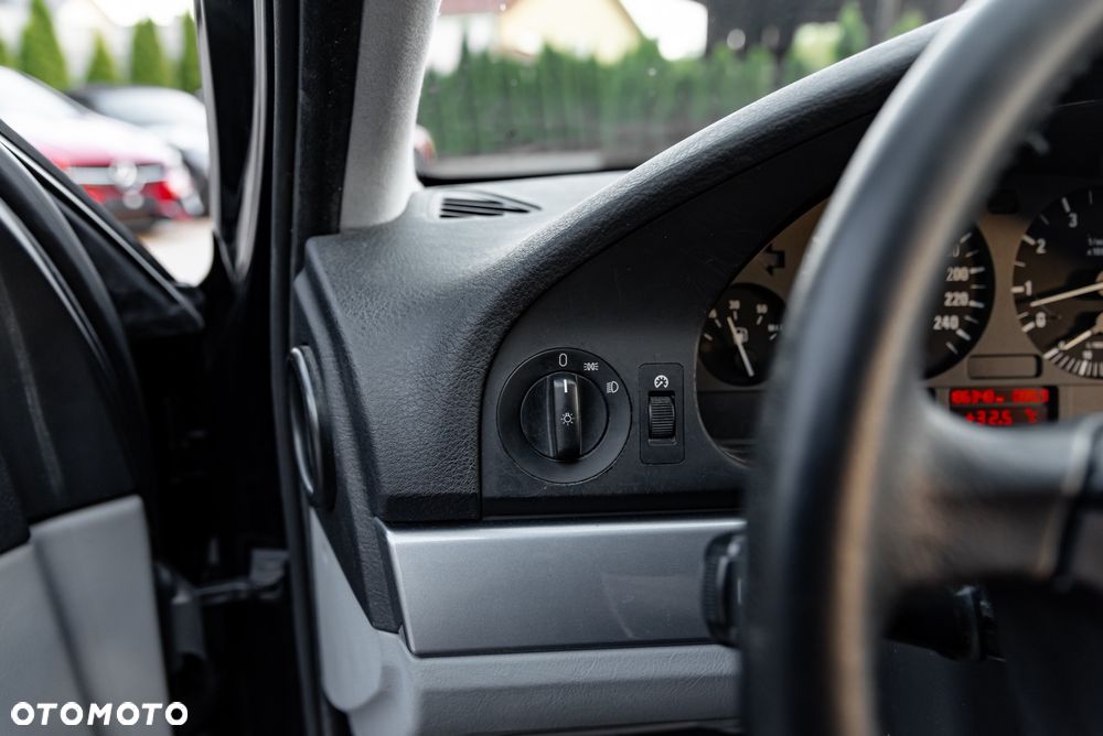BMW Seria 5 - 28
