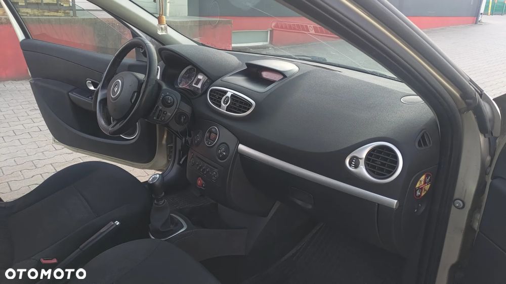 Renault Clio 1.5 dCi Expression - 22