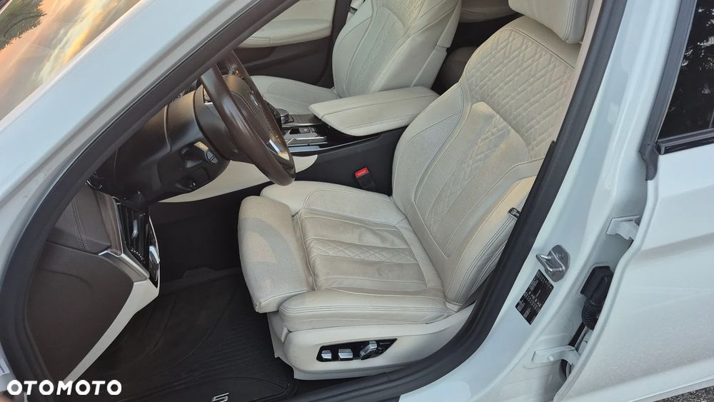 BMW Seria 5 520d Luxury Line - 12