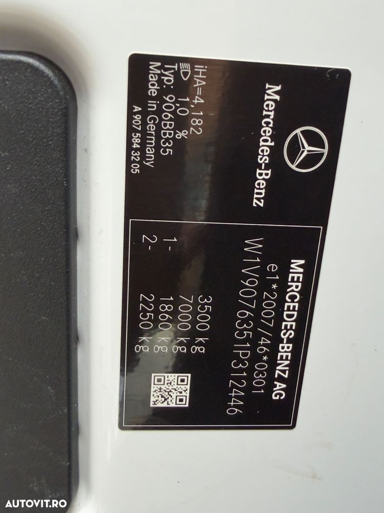 Mercedes-Benz Sprinter - 13