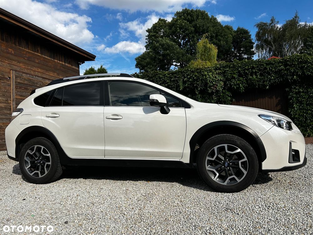 Subaru Xv 2016 photo 3