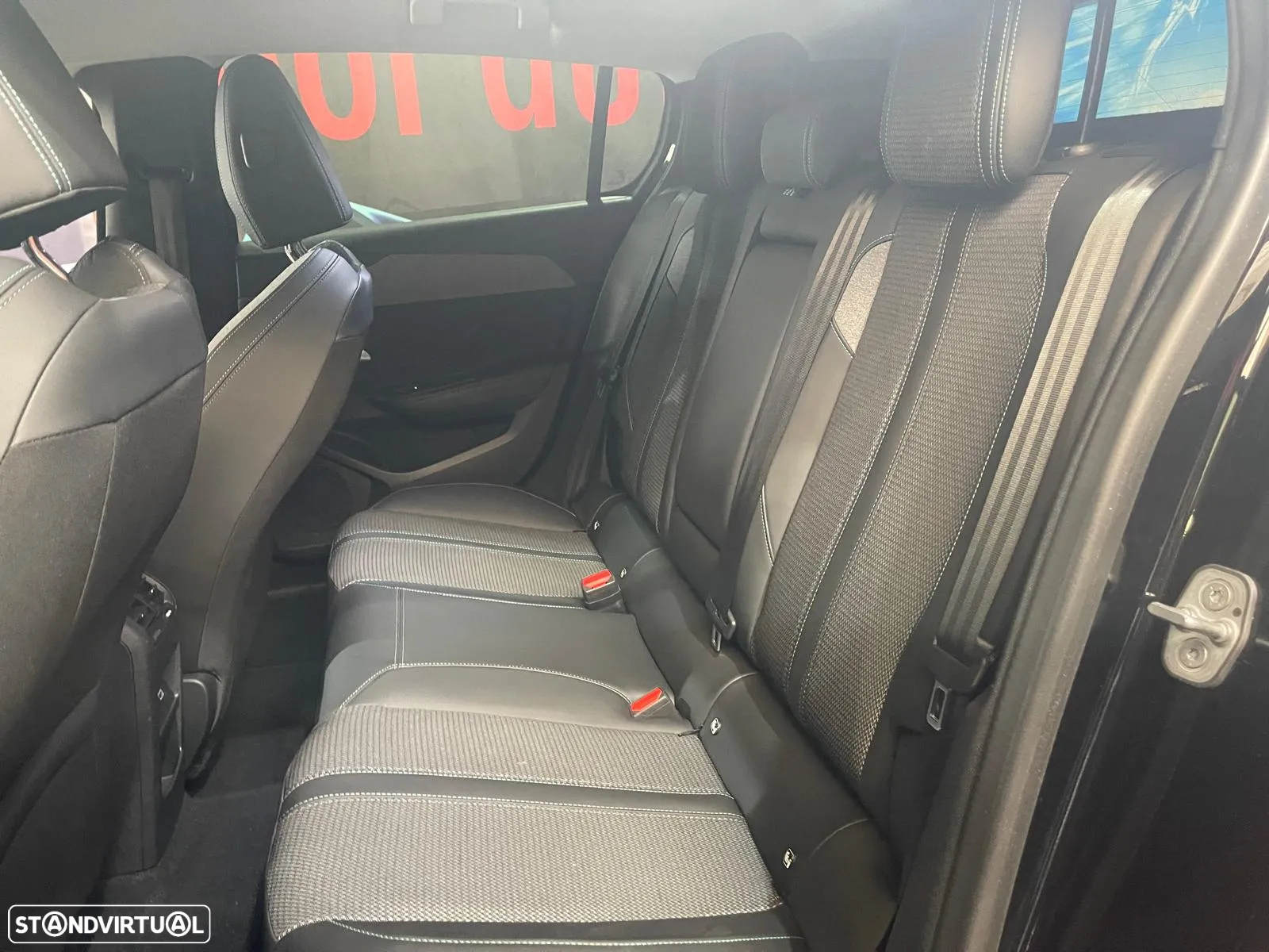 Peugeot 308 1.2 PureTech Allure - 32
