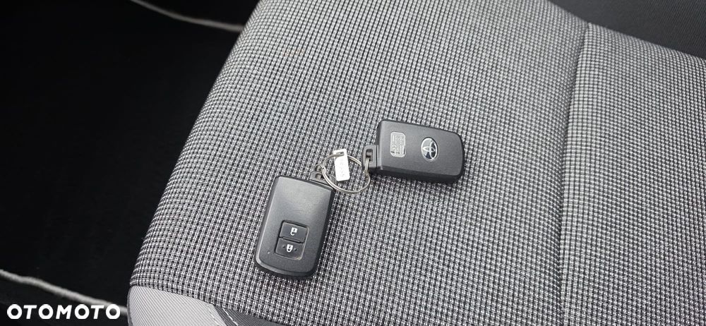 Toyota Yaris 1.5 20th Anniversary - 25