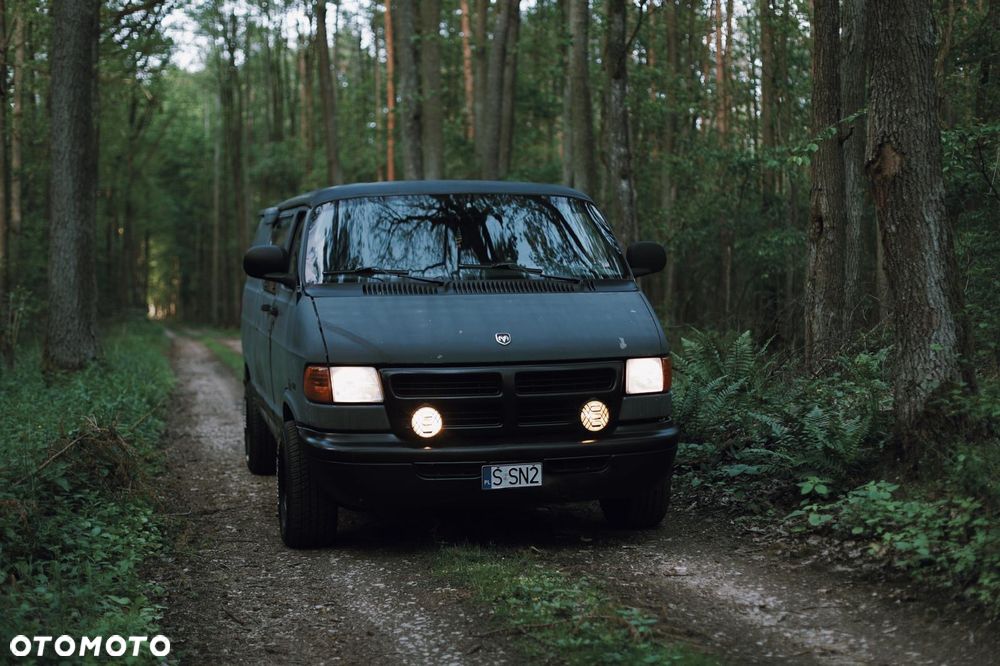 Dodge RAM - 8