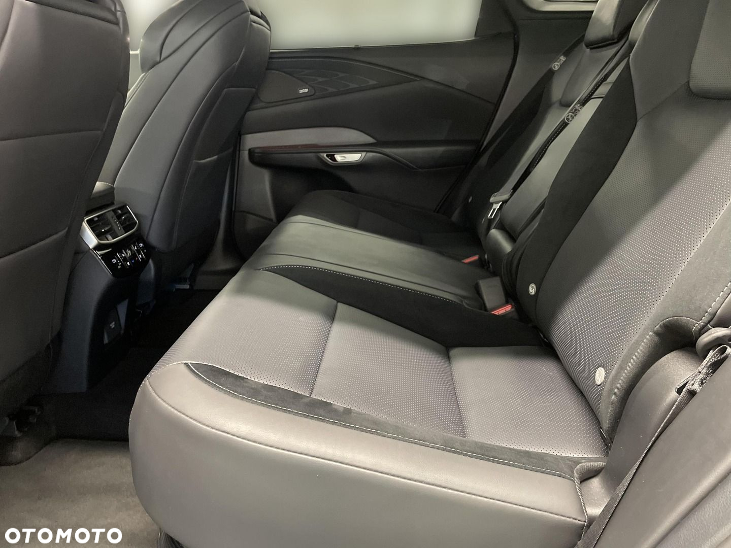 Lexus RX - 15