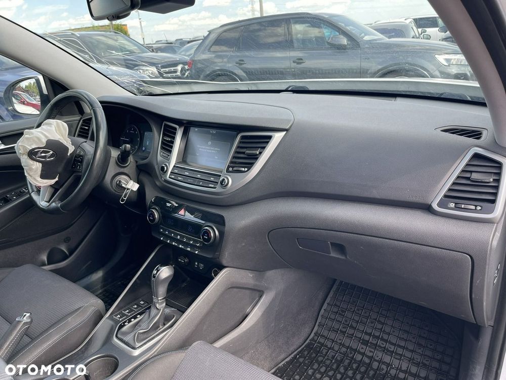 Hyundai Tucson 1.7 CRDI BlueDrive Comfort 2WD DCT - 11