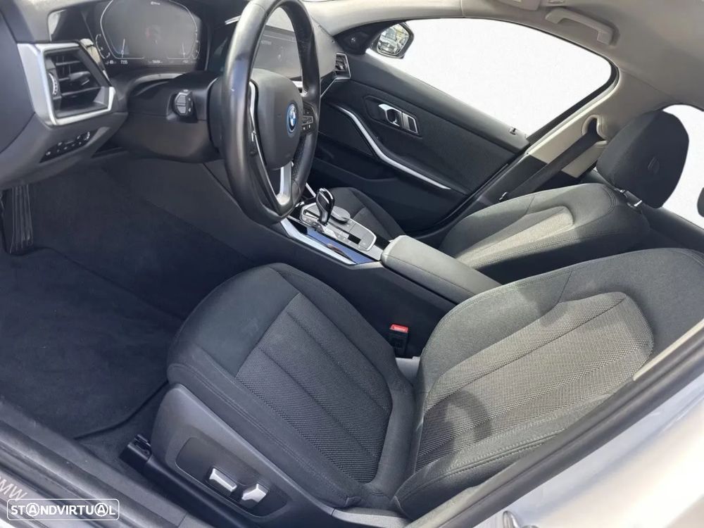 BMW 330 - 13