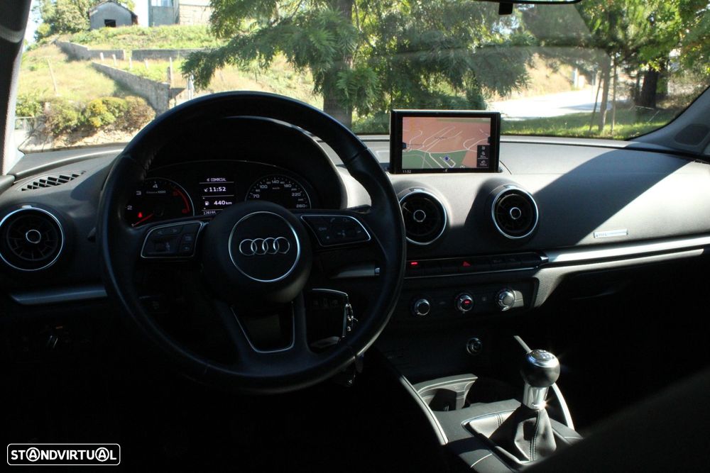 Audi A3 Sportback 30 TDI Design - 17