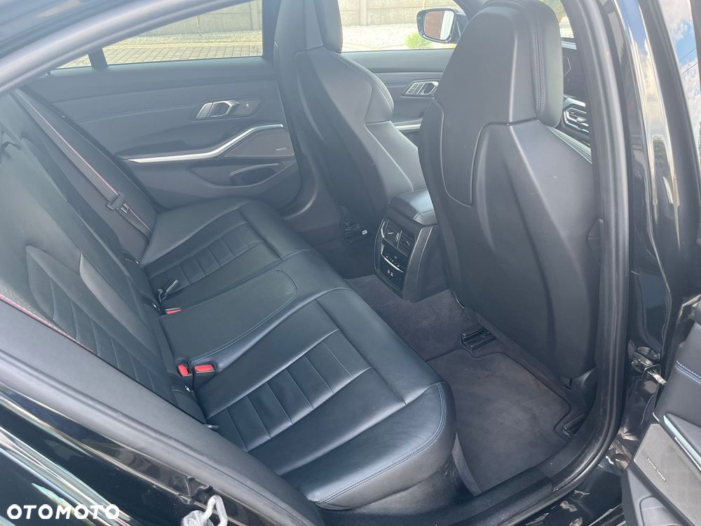 BMW Seria 3 330i xDrive M Sport - 25