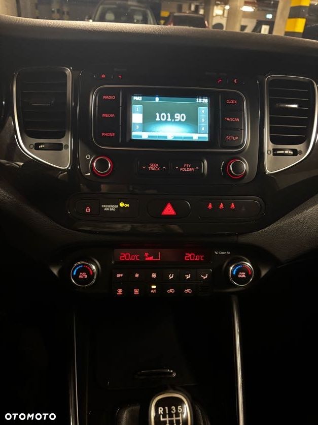 Kia Carens 1.6 GDI L - 21