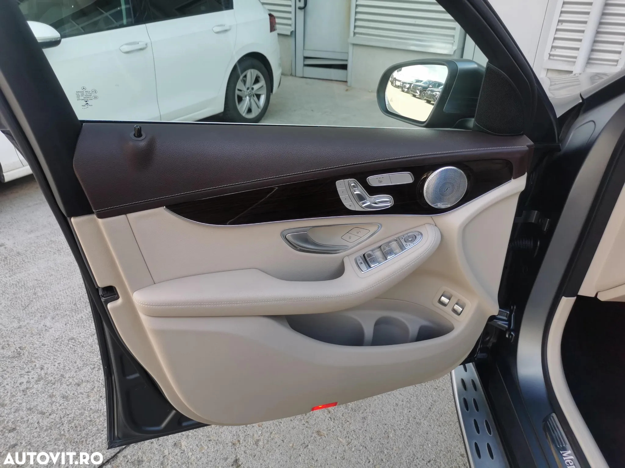 Mercedes-Benz GLC 300 4MATIC - 19