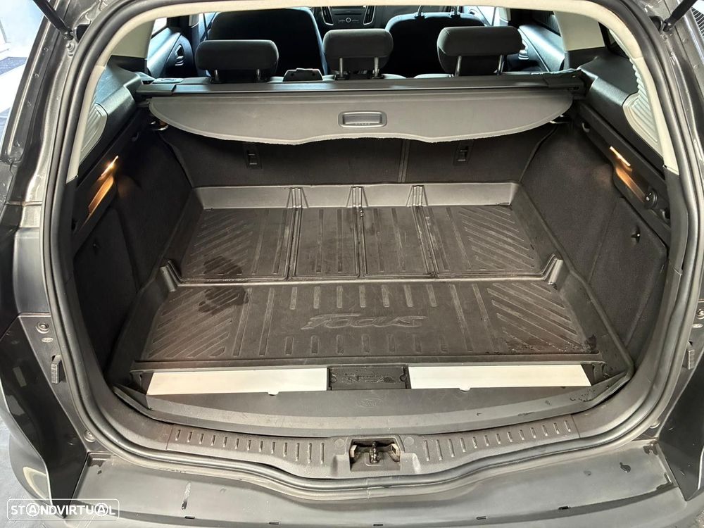 Ford Focus SW 1.5 TDCi Trend+ - 32