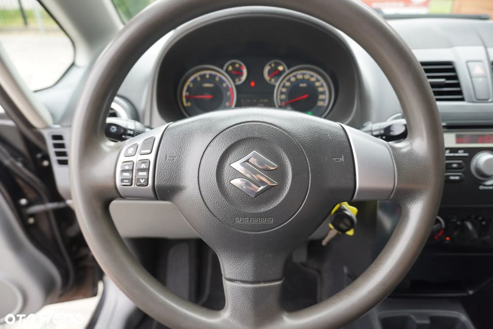 Suzuki SX4 1.6 VVT 4x4 Comfort - 18