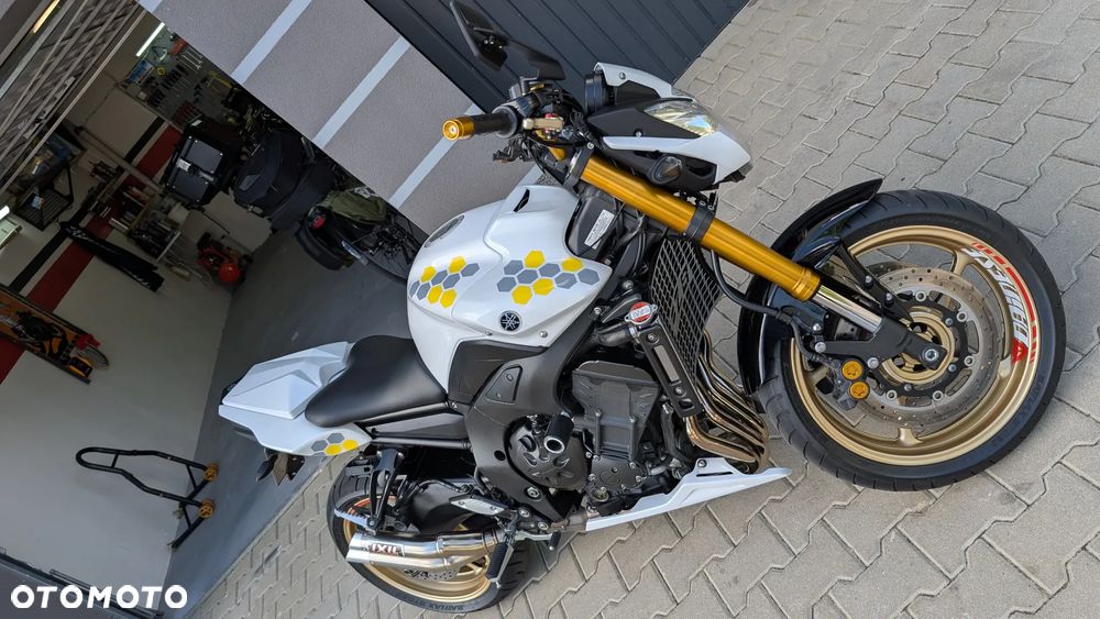 Yamaha FZ8 - 7