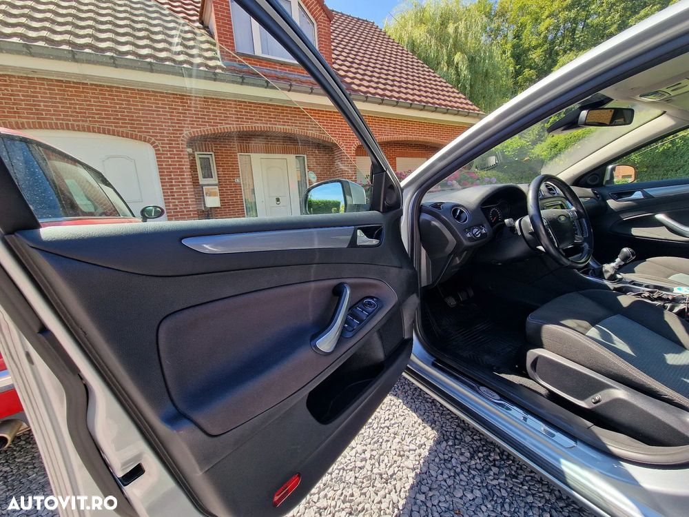 Ford Mondeo - 7