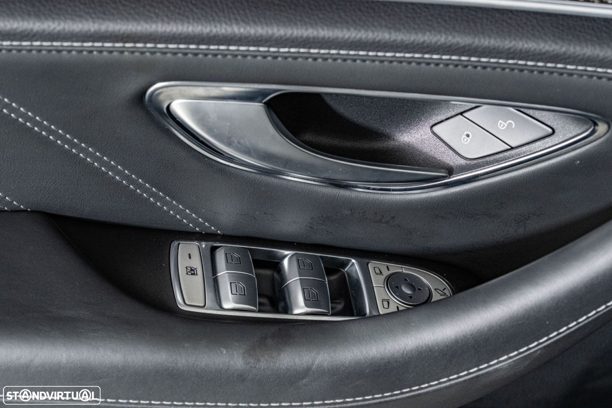 Mercedes-Benz E 63 AMG S 4-Matic+ - 24
