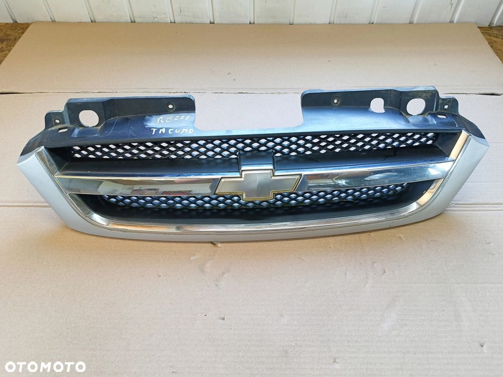 Rezzo Tacuma grill atrapa Chevrolet - 1