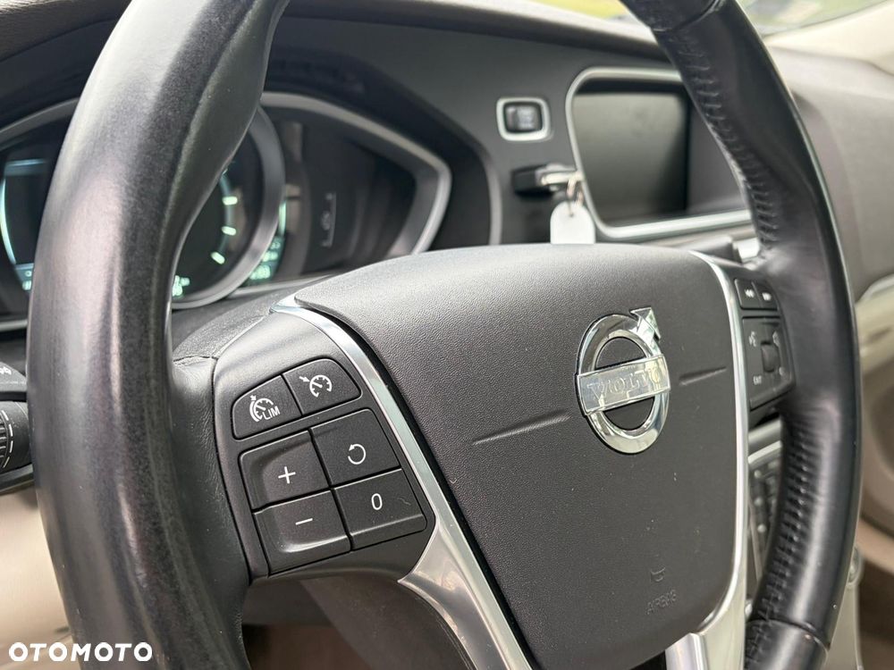 Volvo V40 D2 Summum - 16