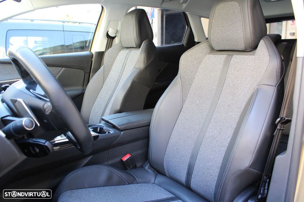 Peugeot 3008 1.2 PureTech Allure EAT6 - 31