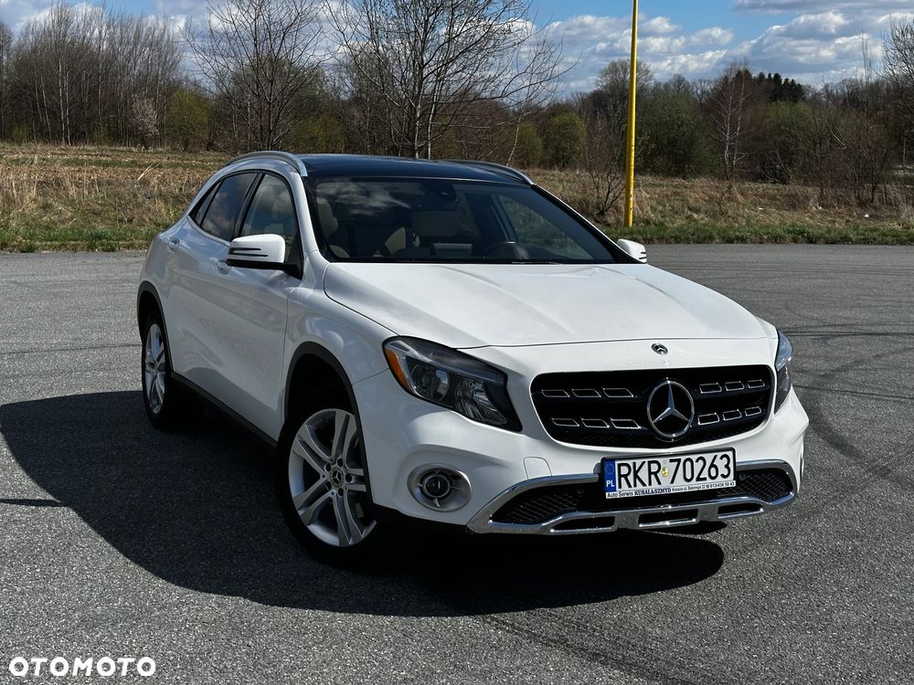 Mercedes-Benz GLA 250 4Matic 7G-DCT - 2