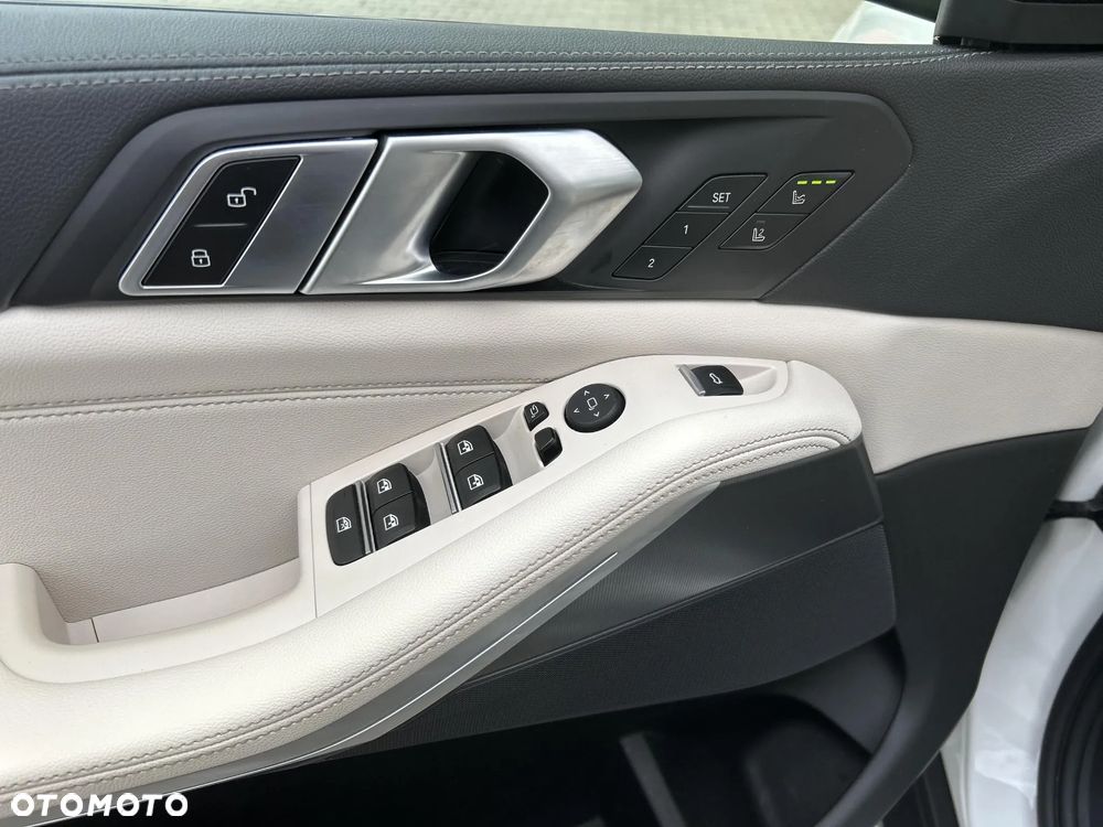 BMW X5 xDrive25d - 23