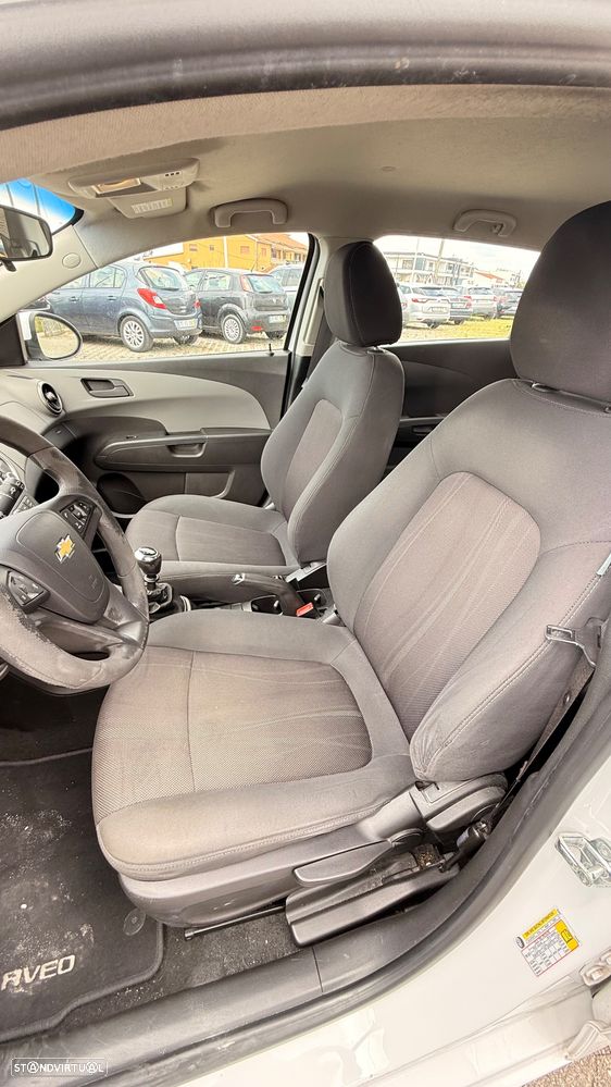 Chevrolet Spark 1.0 L - 10