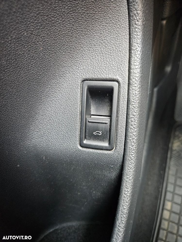 Volkswagen Jetta 2.0 TDI DSG Comfortline - 16