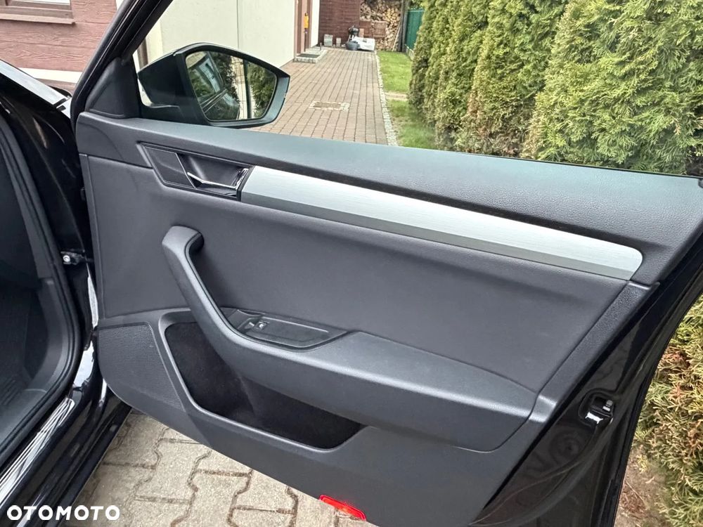 Skoda Superb 2.0 TDI L&K DSG - 16