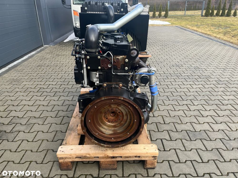 silnik Perkins 1104D-E44TA 1104D E44TA 105.2kW 35000netto - 7
