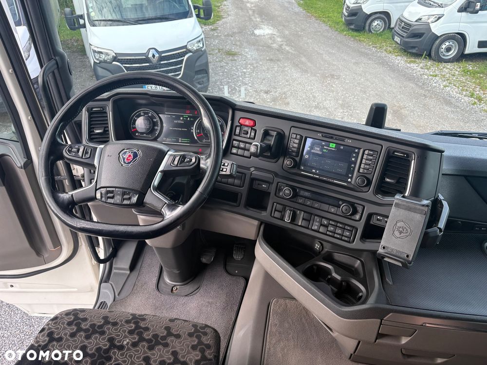 Scania R 450 | RETARDER | FULL LED | CAŁA NA PODUSZKACH | KLIMA POSTOJOWA | DWA ZBIORNIKI | NAWIGACJA | NOWE SPRZĘGŁO | SPROWADZONA | SUPER STAN - 23